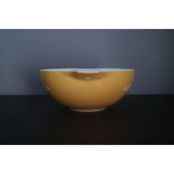 Vintage Pyrex Set of 2 #443 #444 Cinderella Mixing Bowls - Picture 9 of 9